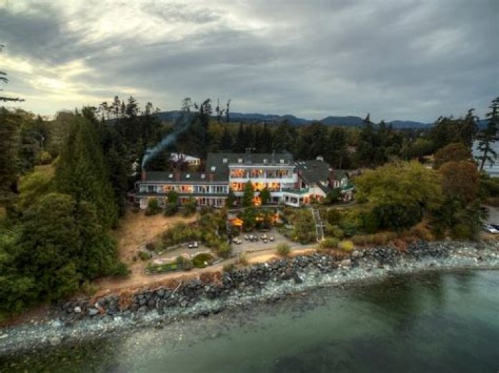 Experience Tranquility and Artistry at Sooke Harbor House