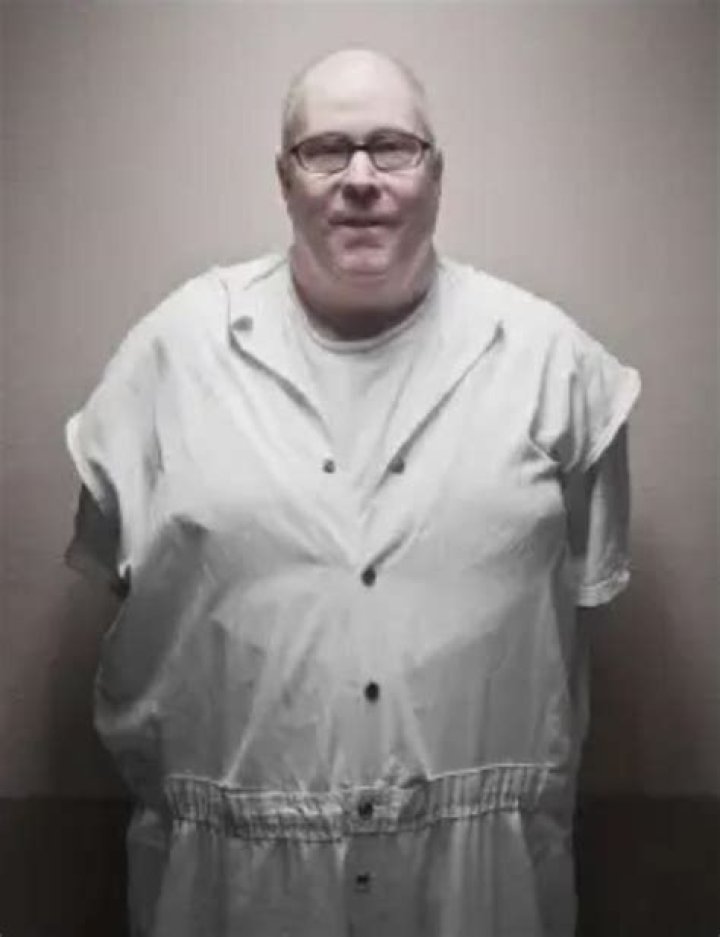 Exploring the Life and Crimes of Steven Jay Russell: The Ultimate Con Artist