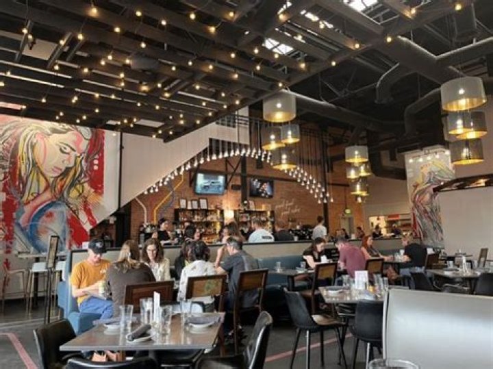 Exploring the Charm of Streetcar 520: A Journey Through Art and History