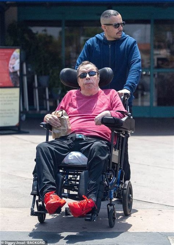 Tim Curry Net Worth: A Comprehensive Look at the Iconic Actor&rsquo;s Wealth and Career