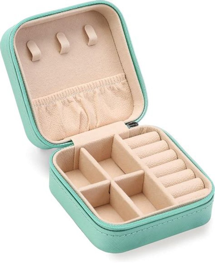 Travel Jewelry Box: The Ultimate Guide to Choosing the Perfect Companion for Your Accessories