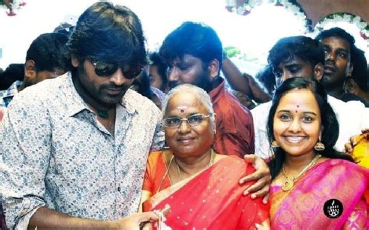 Vijay Sethupathi Family Pics: A Glimpse into the Life of the Versatile Actor
