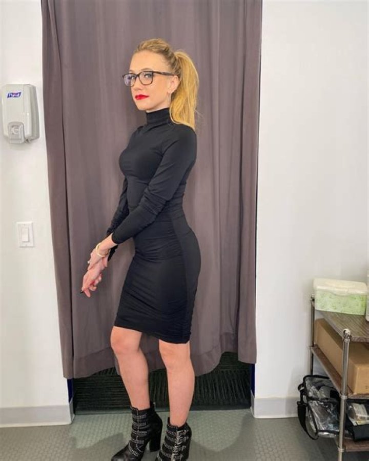 When is Kat Timpf Due? A Comprehensive Guide to Her Pregnancy Journey