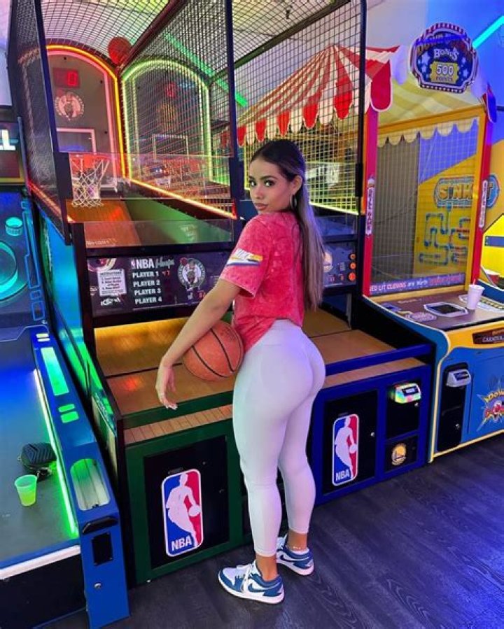 Ximena Saenz: The Enigma Behind the Nudes