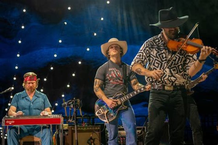 Zach Bryan Band: The Rising Star of Country Music