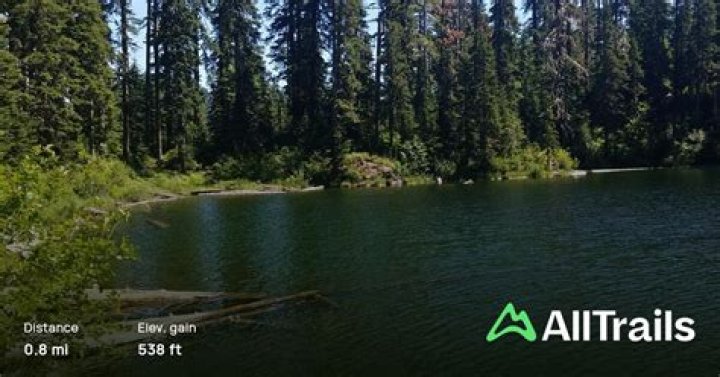 Discover the Enchanting Zig Zag Lake: An Oasis of Nature and Beauty